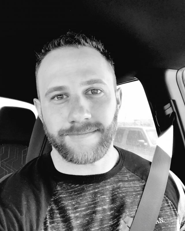 Mickael  39 ans Mareuil lès Meaux