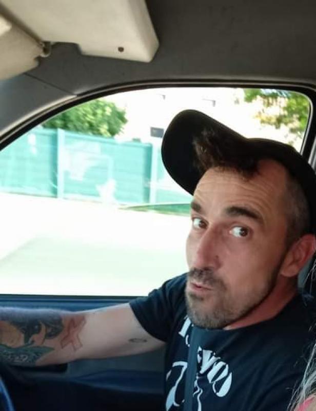 Éric  50 ans La Fare les Oliviers