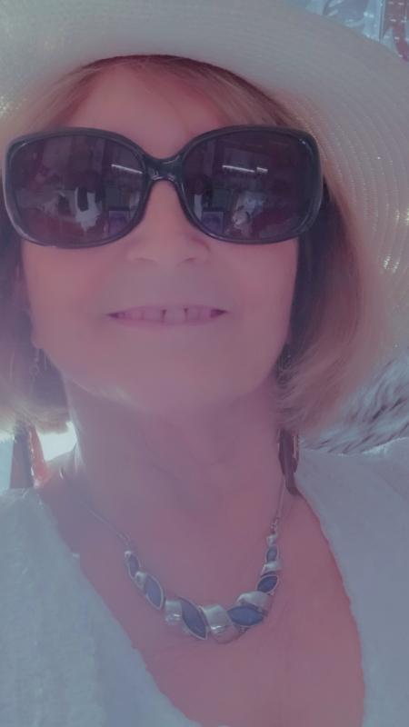 Julia 67 ans Albertville