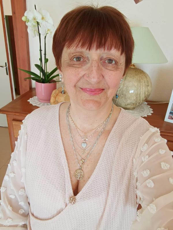 Valérie 58 ans Saint Yrieix sur Charente