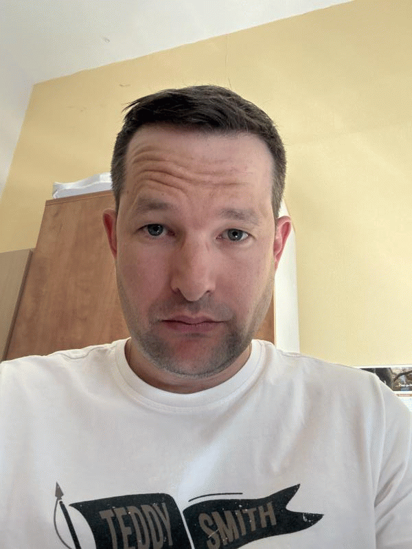 Melalui 39 ans Paris