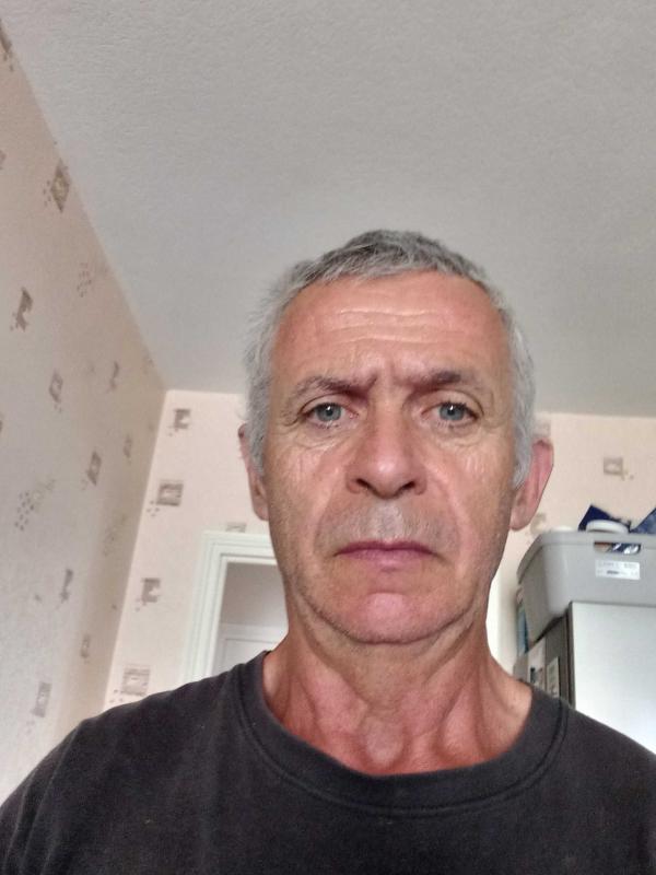 Thierry 61 ans Gurgy