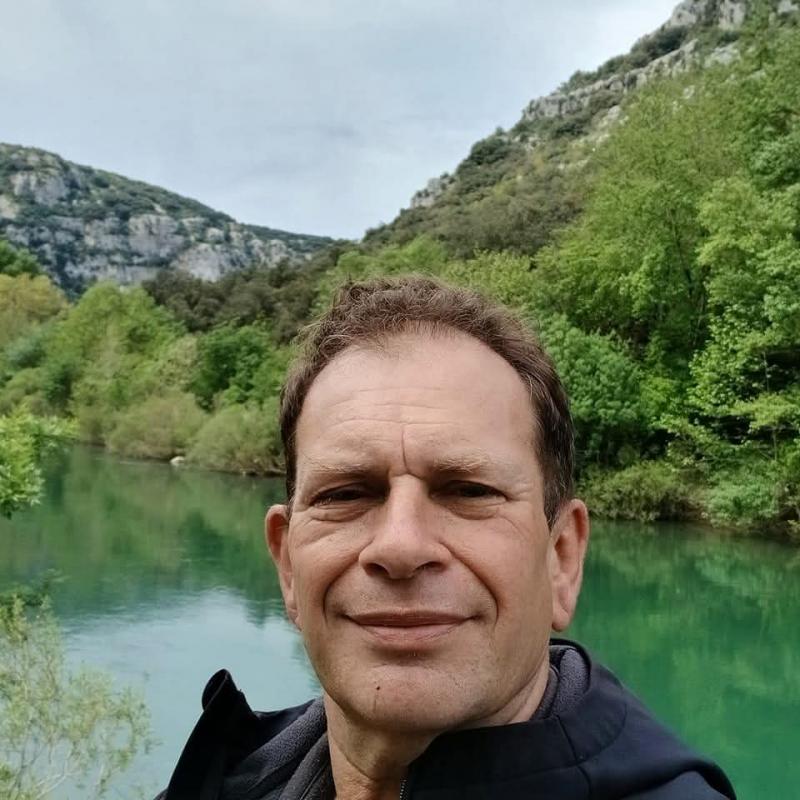 Olivier  56 ans Saint Maixant