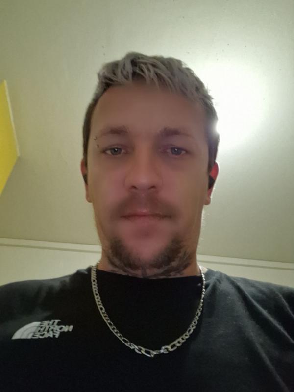 Nicolas 37 ans La Pallice