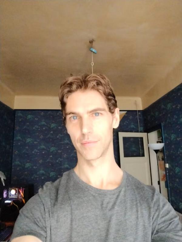 James 38 ans marseille 5eme arrondisse