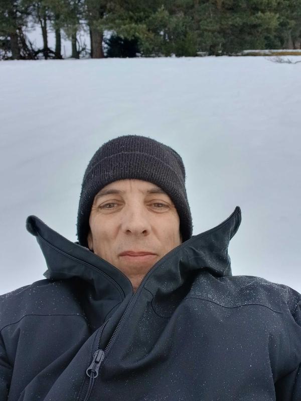 Sylvain  42 ans Peaugres