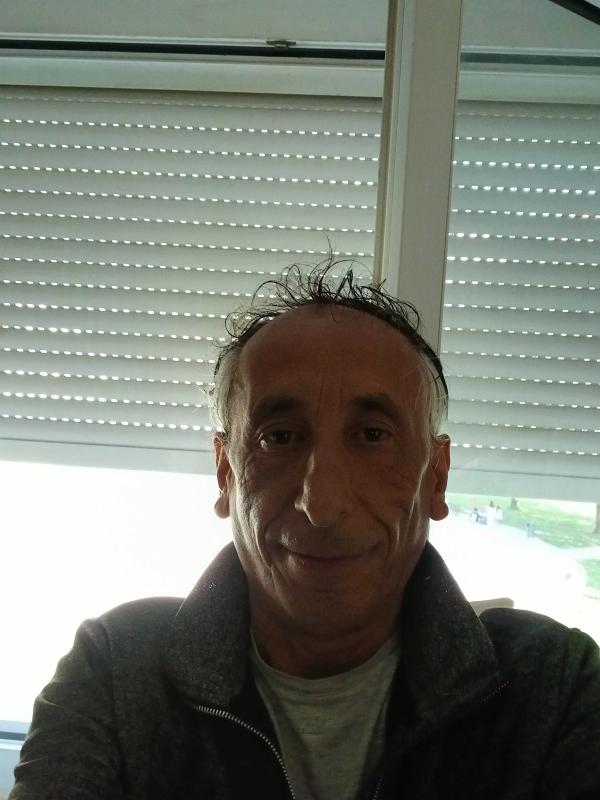 eric 58 ans Brion