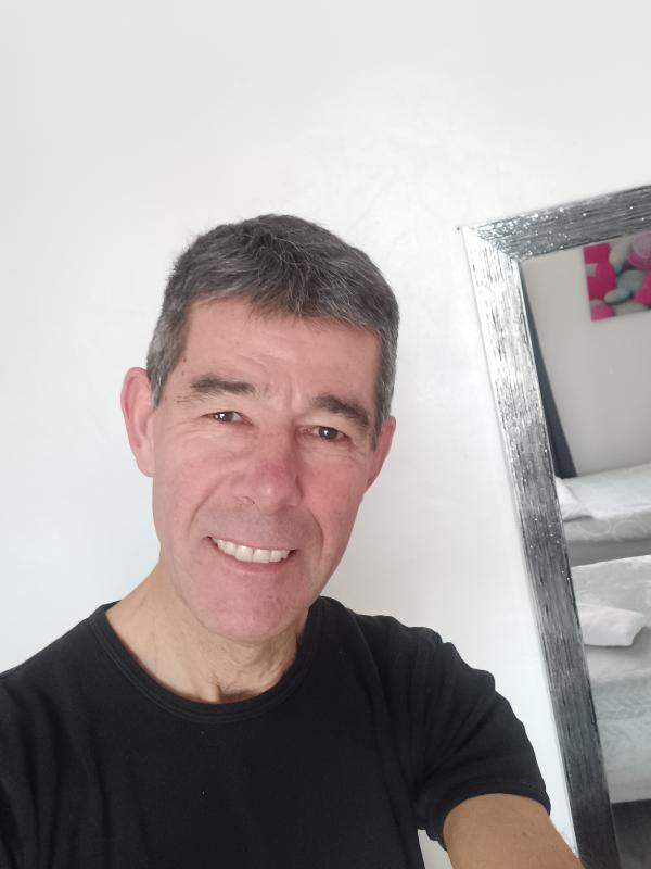 Grég  59 ans Aubevoye