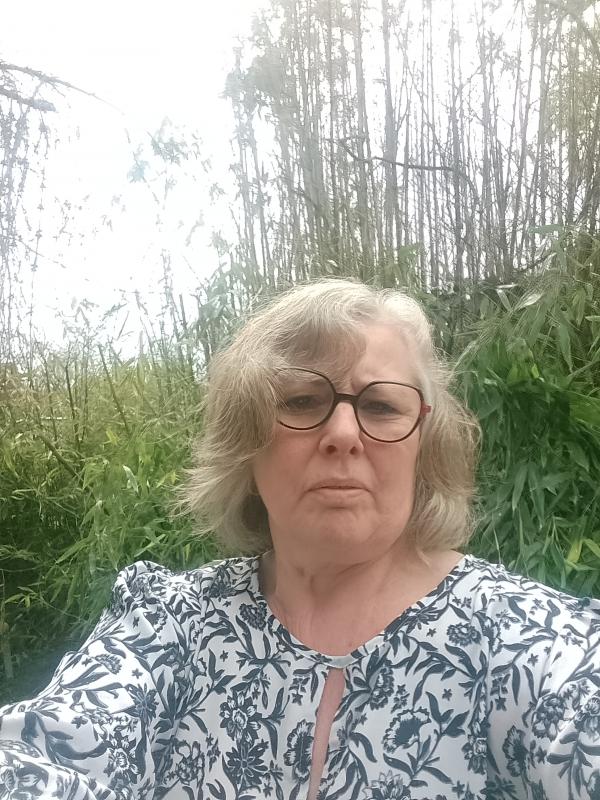 KARINE 58 ans Vendat