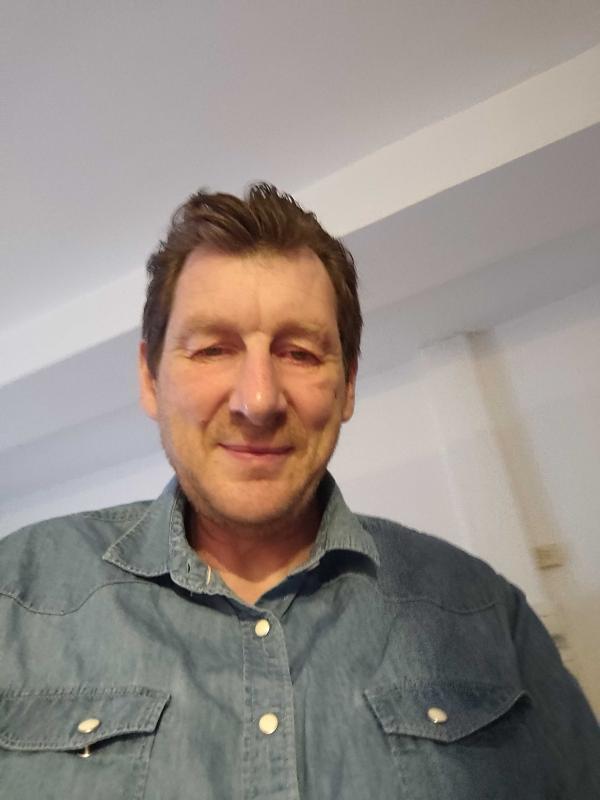 Milucien  59 ans Bar sur Aube