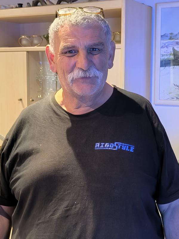 Michel 67 ans Ozan