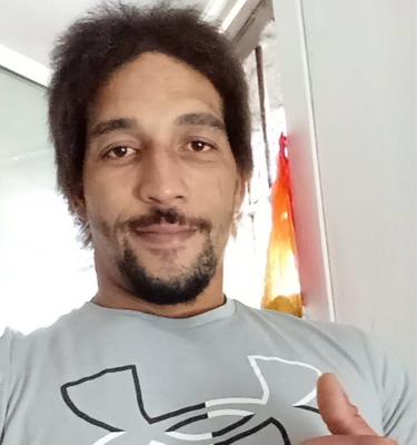 Nassim 30 ans Nîmes