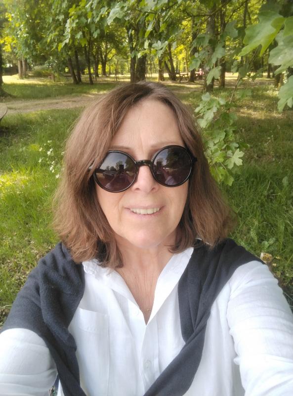 Louise  59 ans Châtellerault