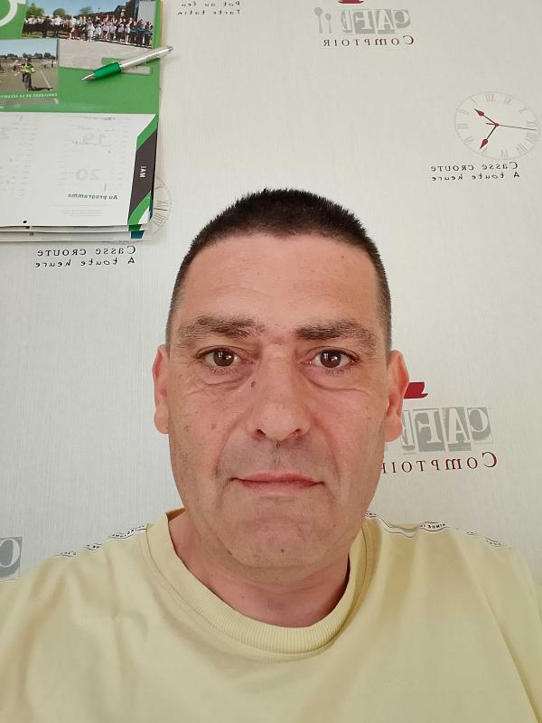 Cricri  49 ans Sallaumines
