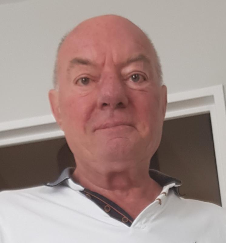 mickael 69 ans Orléans
