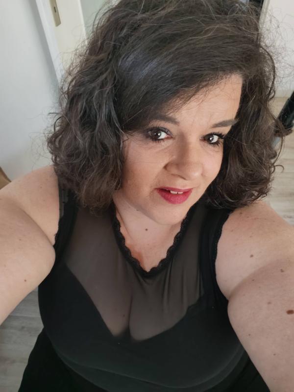 Laure 46 ans Chaumont