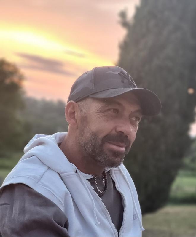 Julien  42 ans Peyrat de Bellac