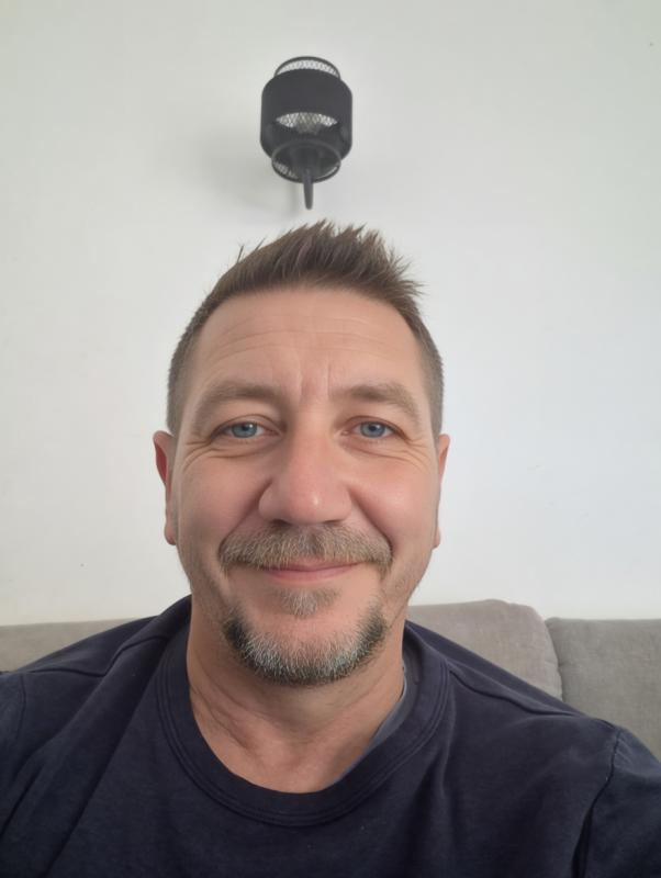 jeff 43 ans Louvres