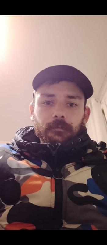 Johnny 25 ans Droue sur Drouette