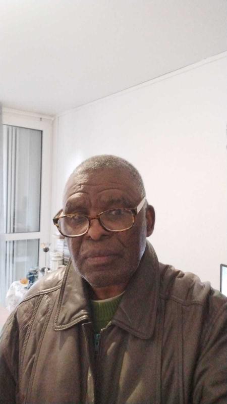 Jean  73 ans Tours