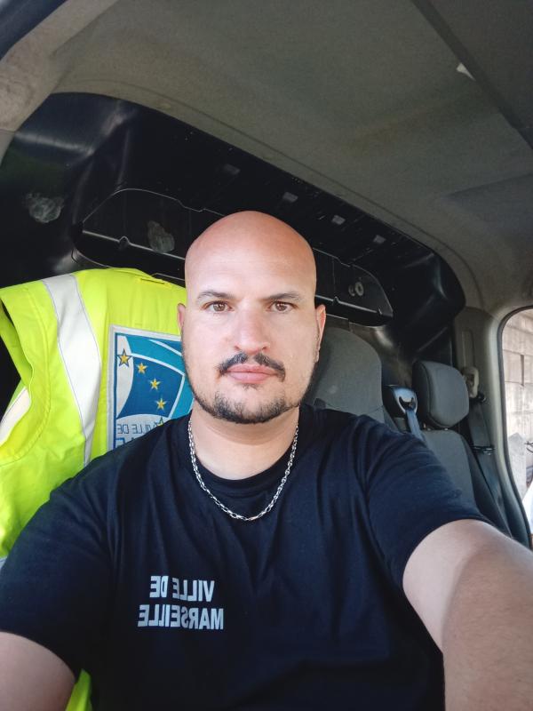 Halim 44 ans marseille 13eme arrondiss