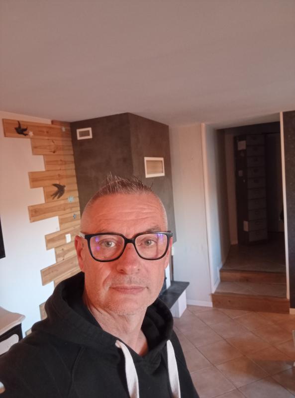 Manu  54 ans Buxy