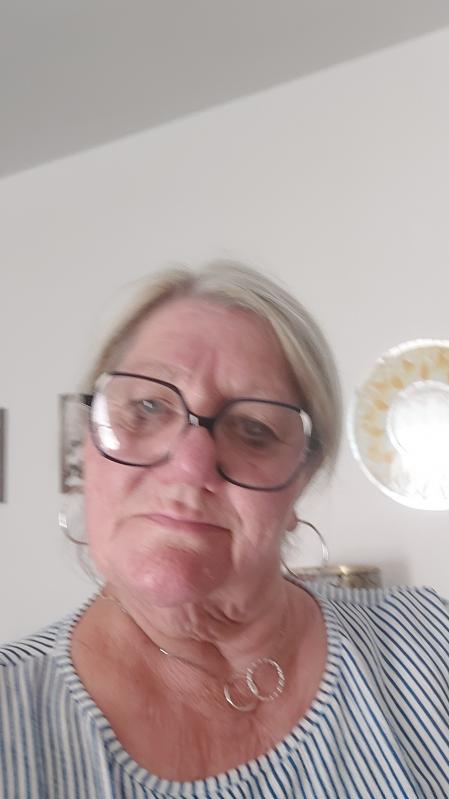 Michèle  72 ans Saint Brieuc