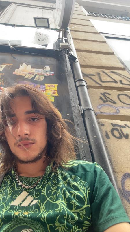 Yanis 21 ans marseille 10eme arrondiss