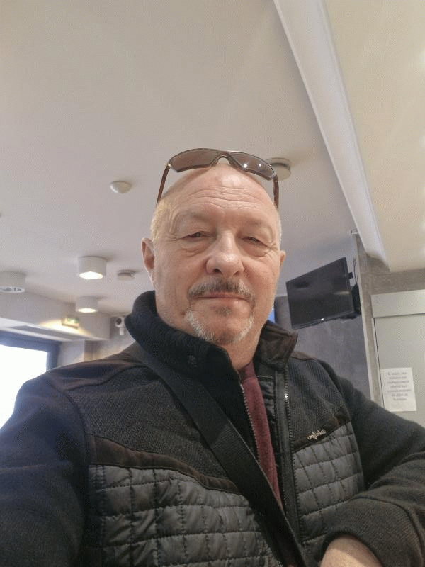 Jean  62 ans Bourges