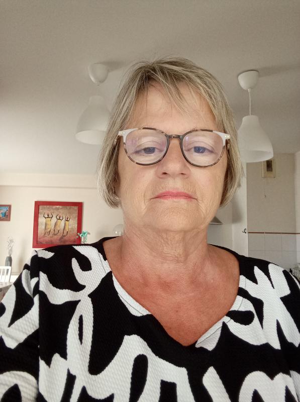 Dominique  69 ans Betton