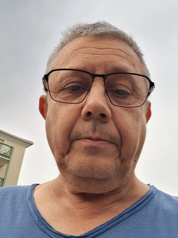 Daniel 61 ans Nanterre