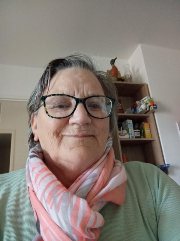 Ginette  71 ans Cherbourg