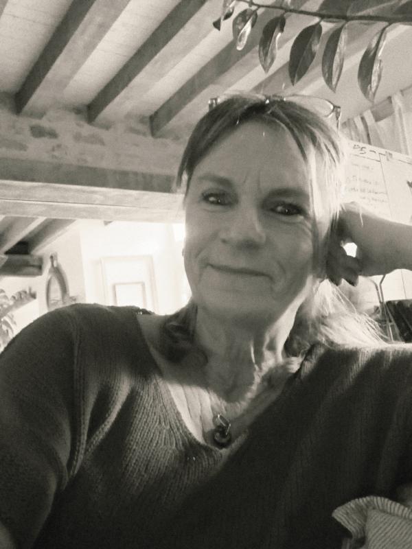 Evelyne  57 ans Fougères