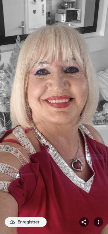 Yolande  77 ans Istres
