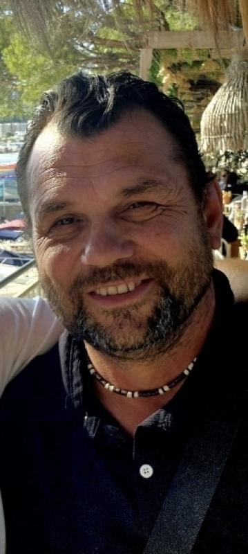 Frank 54 ans Trets