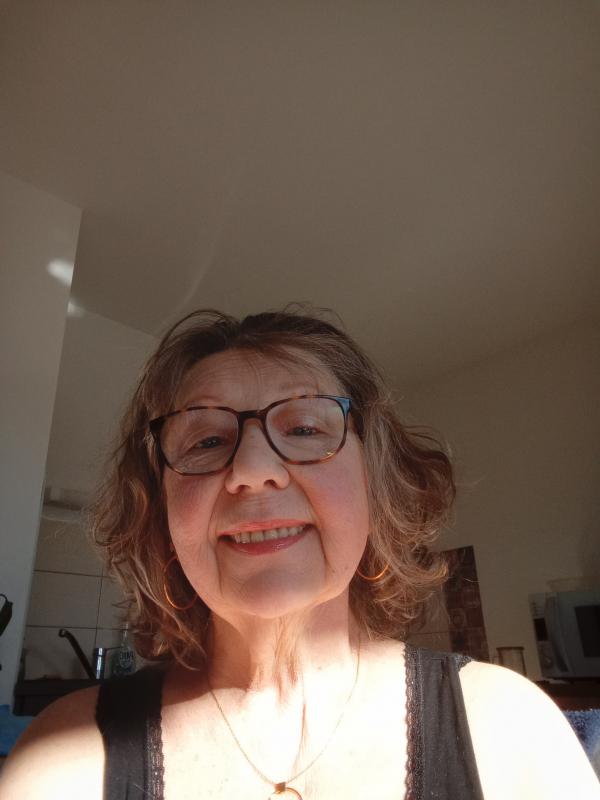 Sylvie  65 ans Rodez