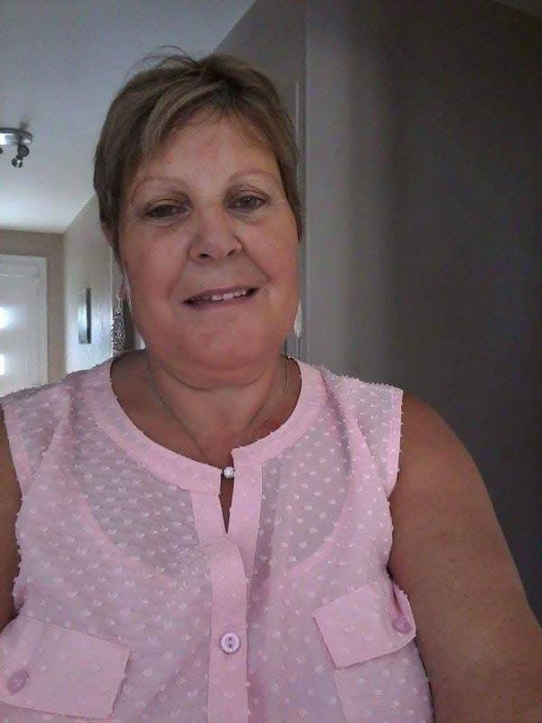 Josiane  74 ans Le Pellerin
