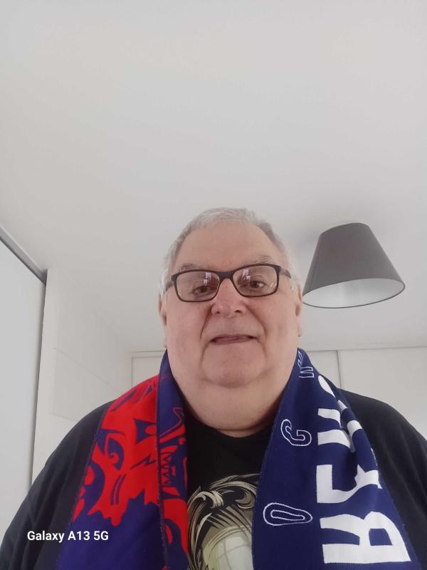 Patrick  57 ans Grenoble