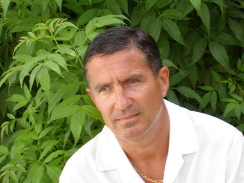 Pedro 66 ans Dunkerque