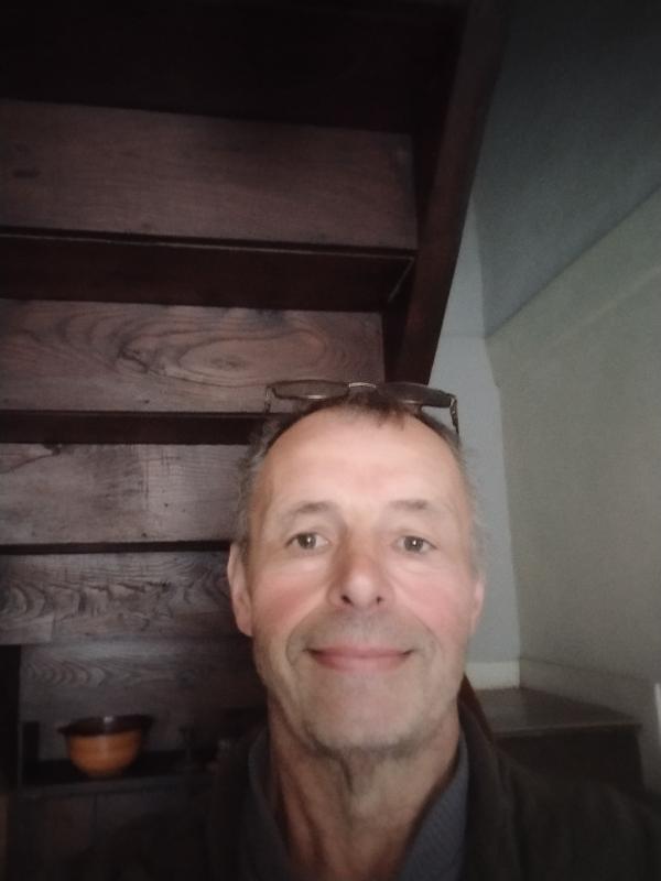 alain 64 ans Araux