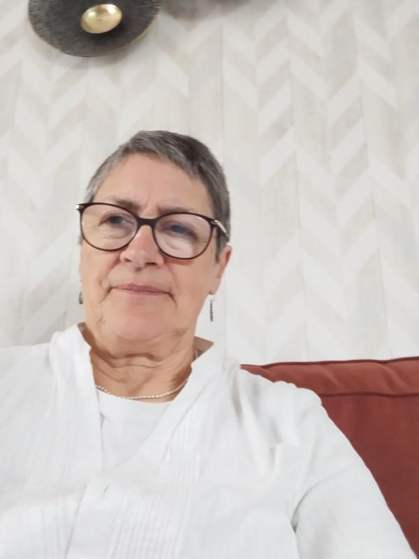 Nanou  69 ans Caen