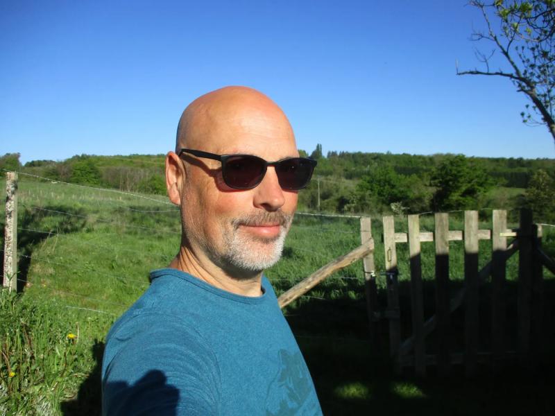 Laurent 48 ans Pisieu
