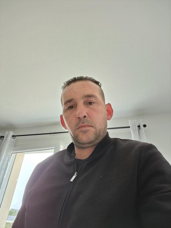 Louc 44 ans Saint Joachim