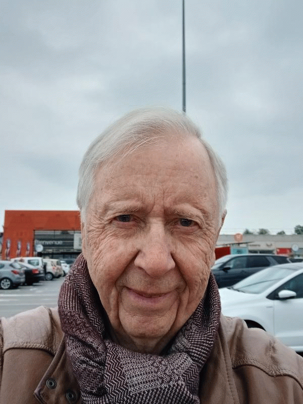 Francis  78 ans Charleville Mézières
