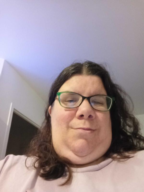 Laura  38 ans Annecy