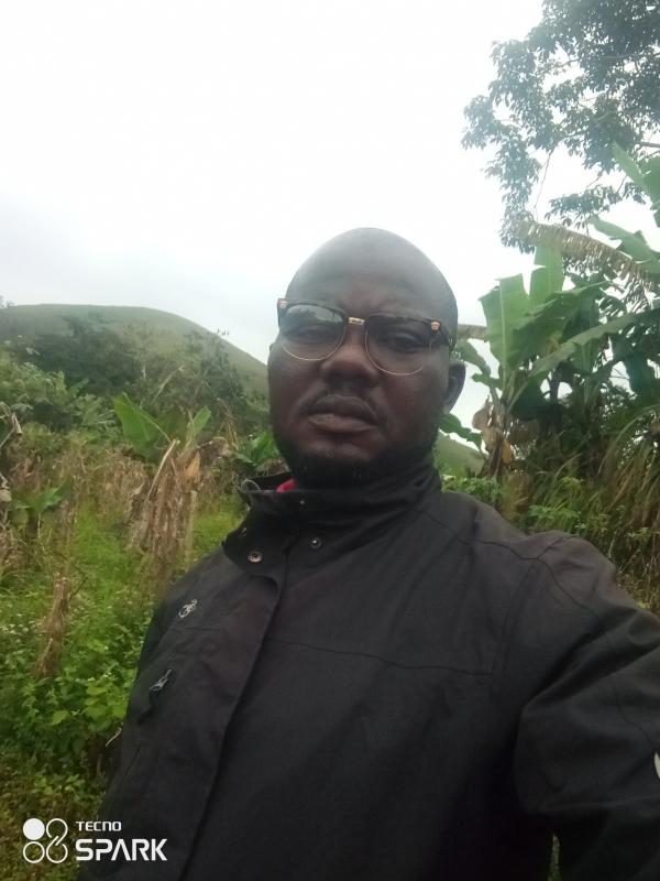 Romaric 42 ans Le Mesnil Rouxelin