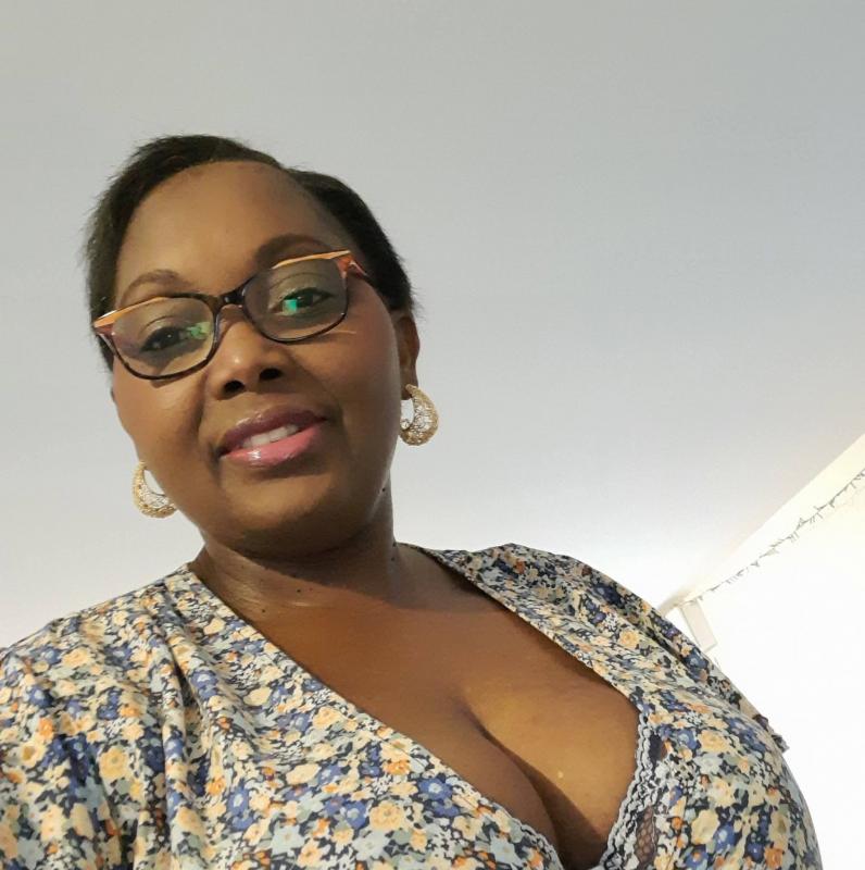 Dodie  47 ans Surville