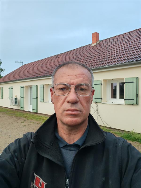 Charles 46 ans Chaillac