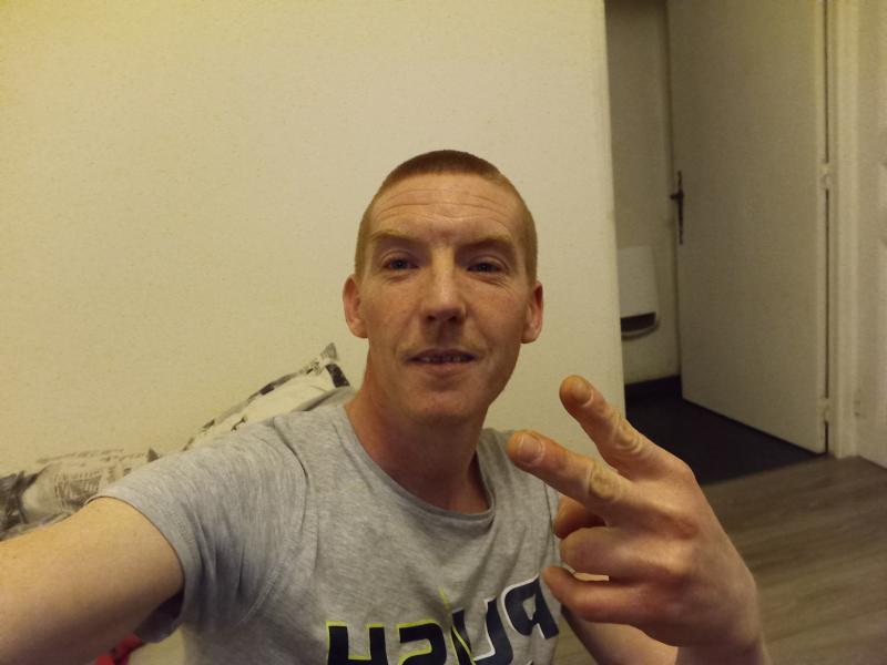 Yann 34 ans Orange