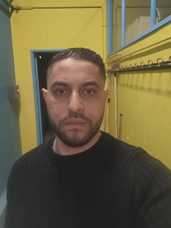 Yanis 41 ans Reims